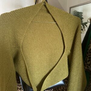 OPEN-FRONT SHRUG SWEATER IN OLIVE